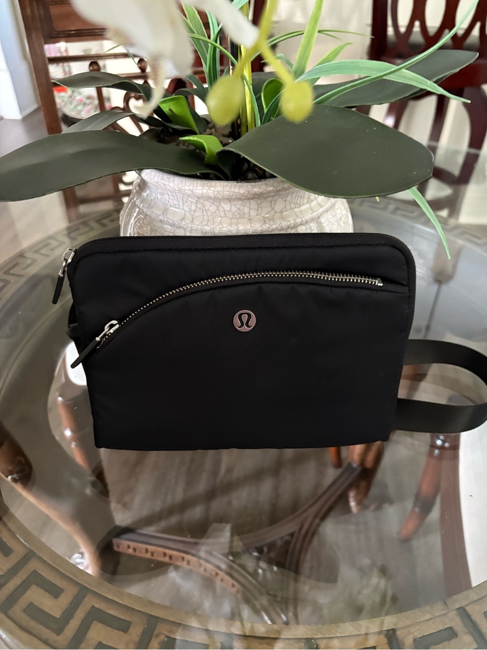 🖤🖤LULULEMON CURVED LINES BLACK NYLON CROSSBODY BAG!🖤🖤